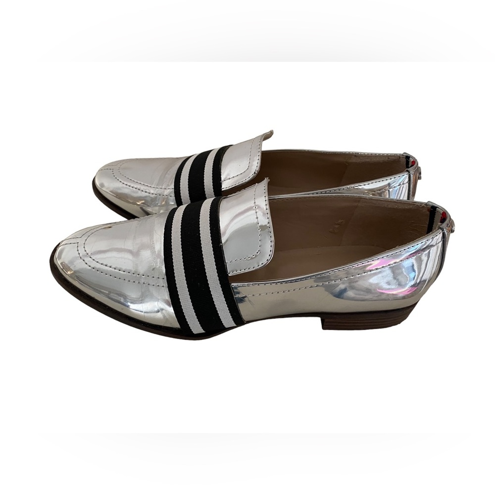 TOMMY HILFIGER silver loafers size 9